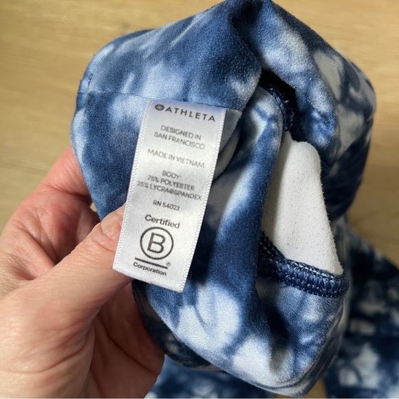 Athleta Women's Blue White Tie Dye Athletic Wear Leggings Size XS *E22 - Picture 3 of 4